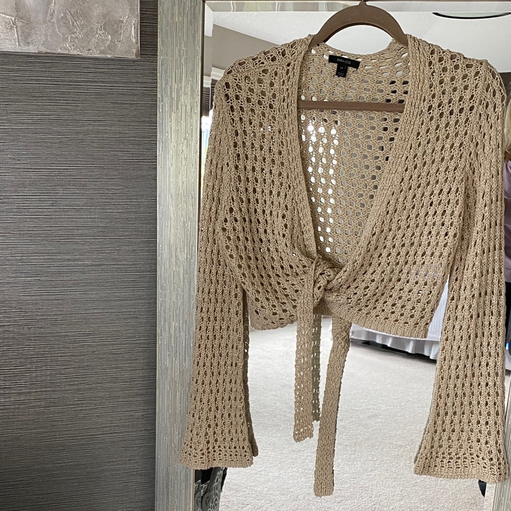 Beige Knit Tie-Front Sweater size small in excellent condition